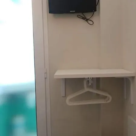 Bed & Breakfast Small Single *