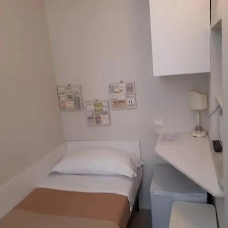 Small Single Bed & Breakfast Rome