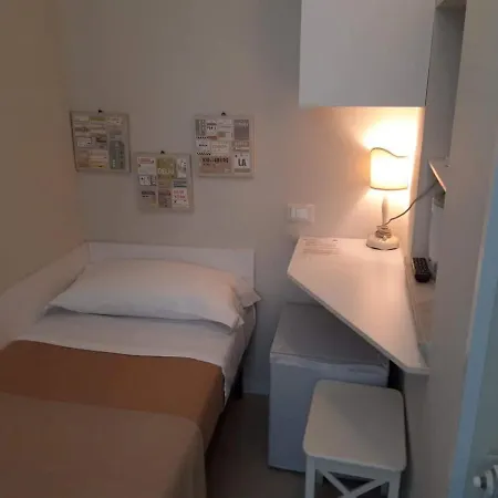 Bed & Breakfast Small Single *