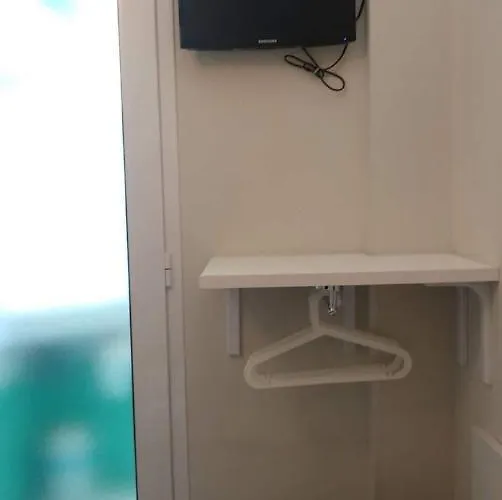 Oda ve Kahvaltı Small Single *