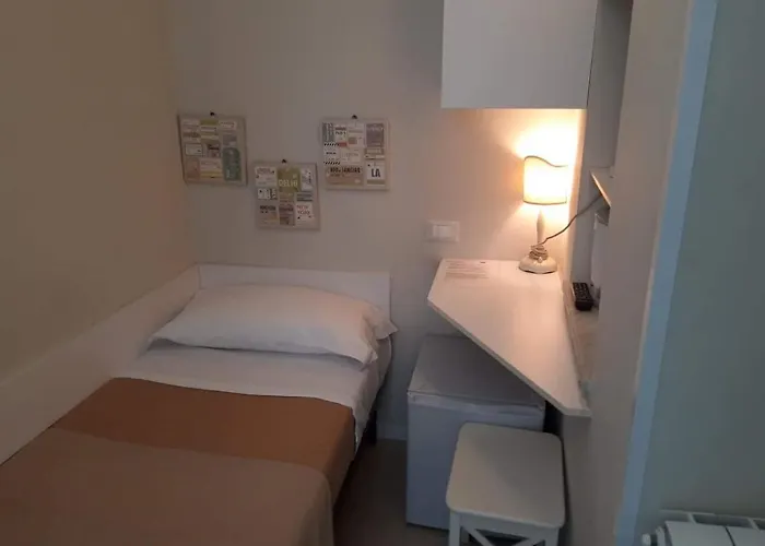 Oda ve Kahvaltı Small Single *